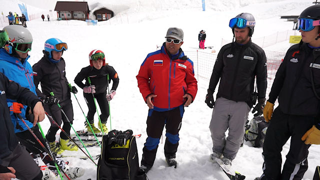 Паралимпийские горнолыжники готовятся к Зимним играм-2022 на курорте «Горки Город»